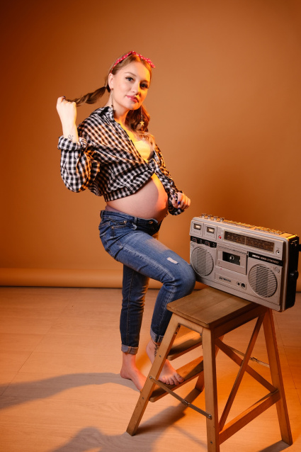 Фотосессия для беременных «В ожидании чуда» - заказать профессиональную фотосъемку от сети фотостудий Fashion Box в Нижнем Новгороде – фото № 35