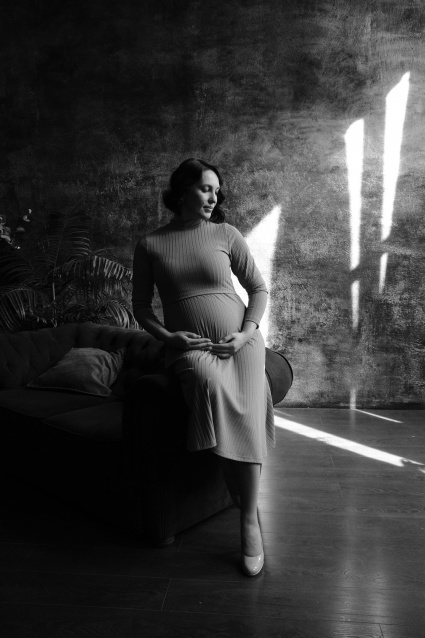 Фотосессия для беременных «В ожидании чуда» - заказать профессиональную фотосъемку от сети фотостудий Fashion Box в Нижнем Новгороде – фото № 31