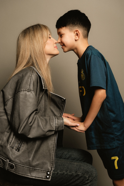 Семейная фотосессия в студии по выгодной цене от сети фотостудий Fashion Box в Нижнем Новгороде – фото № 10