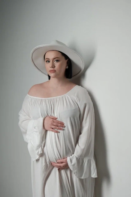 Фотосессия для беременных «В ожидании чуда» - заказать профессиональную фотосъемку от сети фотостудий Fashion Box в Нижнем Новгороде – фото № 9