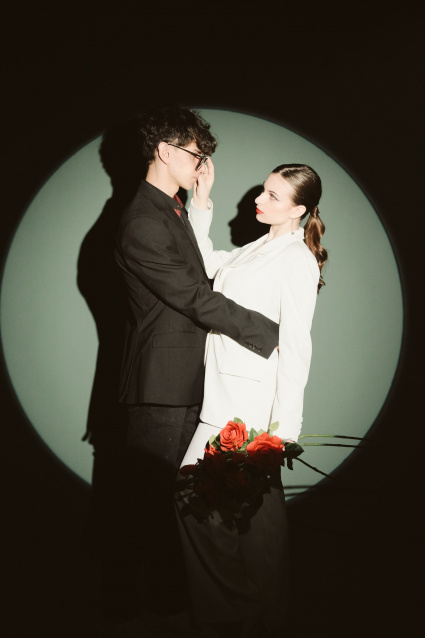 Фотосессия Love Story для пары - забронировать фотосессию в студии от сети фотостудий Fashion Box в Барнауле – фото № 17