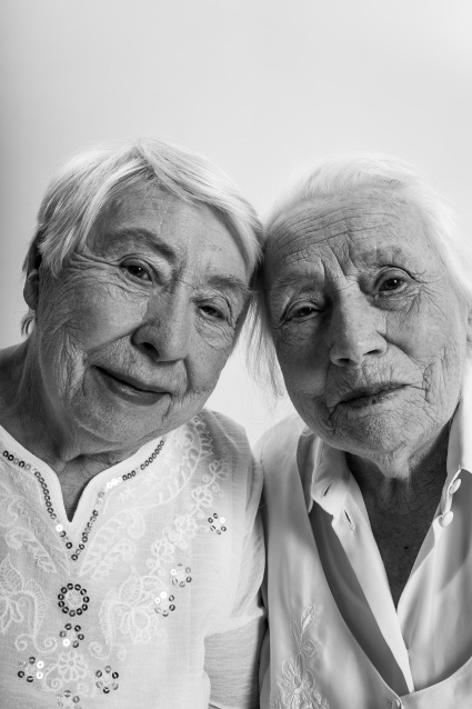 Семейная фотосессия в студии по выгодной цене от сети фотостудий Fashion Box в Нижнем Новгороде – фото № 20