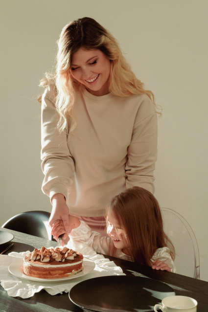 Семейная фотосессия в студии по выгодной цене от сети фотостудий Fashion Box в Нижнем Новгороде – фото № 18