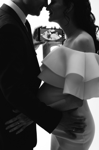 Фотосессия для беременных «В ожидании чуда» - заказать профессиональную фотосъемку от сети фотостудий Fashion Box в Нижнем Новгороде – фото № 5