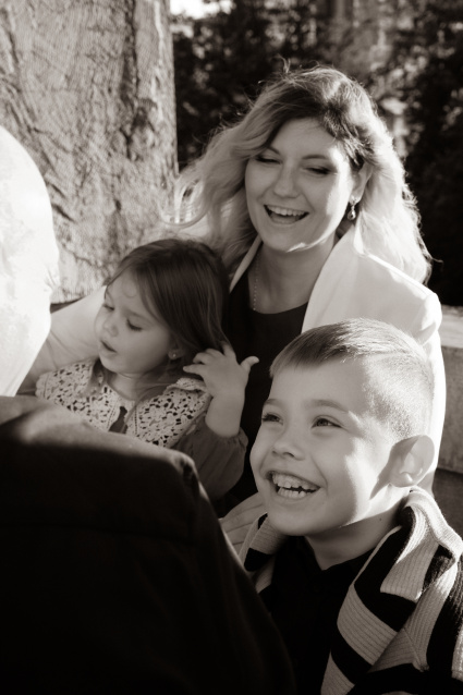 Семейная фотосессия в студии по выгодной цене от сети фотостудий Fashion Box в Нижнем Новгороде – фото № 6