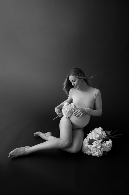 Фотосессия для беременных «В ожидании чуда» - заказать профессиональную фотосъемку от сети фотостудий Fashion Box в Нижнем Новгороде – фото № 6