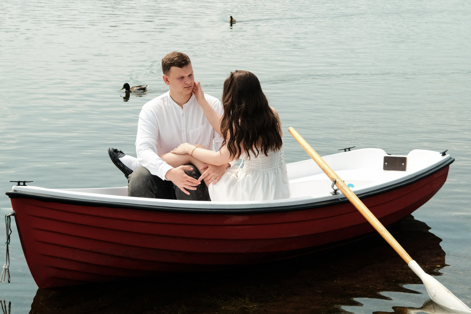 Заказать фотосессию в лодке в студии от компании Fashion Box

 – фото № 1