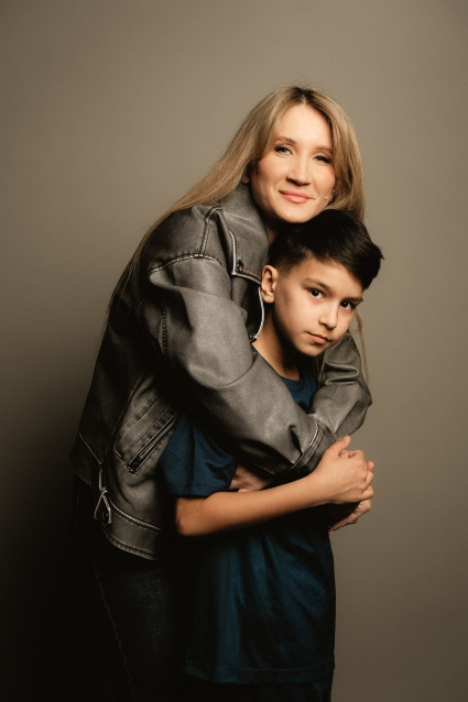 Семейная фотосессия в студии по выгодной цене от сети фотостудий Fashion Box в Нижнем Новгороде – фото № 29