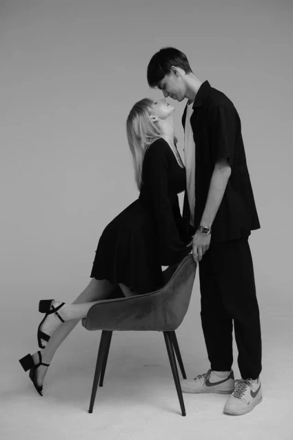 Фотосессия Love Story для пары - забронировать фотосессию в студии от сети фотостудий Fashion Box в Барнауле – фото № 19