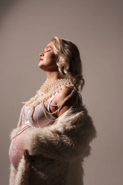 Фотосессия для беременных «В ожидании чуда» - заказать профессиональную фотосъемку от сети фотостудий Fashion Box в Нижнем Новгороде – фото № 13