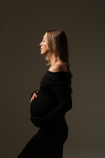 Фотосессия для беременных «В ожидании чуда» - заказать профессиональную фотосъемку от сети фотостудий Fashion Box в Нижнем Новгороде – фото № 11